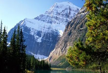 潘谈中超 | 王钰栋遭暴力犯规,拜合拉木拳击染红.